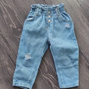 🟩3/35  Zara jeans 12-18 months